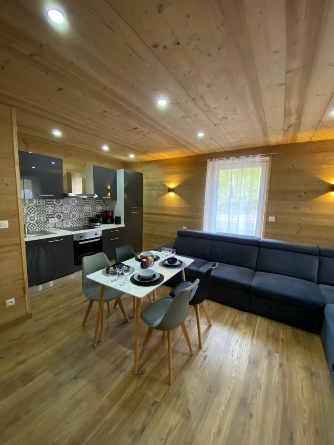 Les Chalets Bambi & Jacuzzi Privatif ラ・ブレス エクステリア 写真