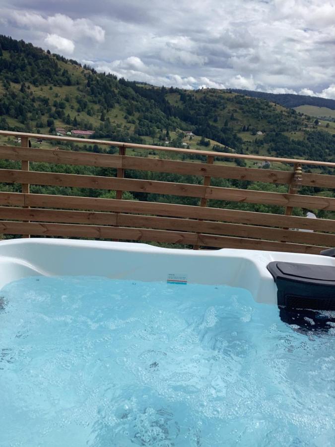 Les Chalets Bambi & Jacuzzi Privatif ラ・ブレス エクステリア 写真
