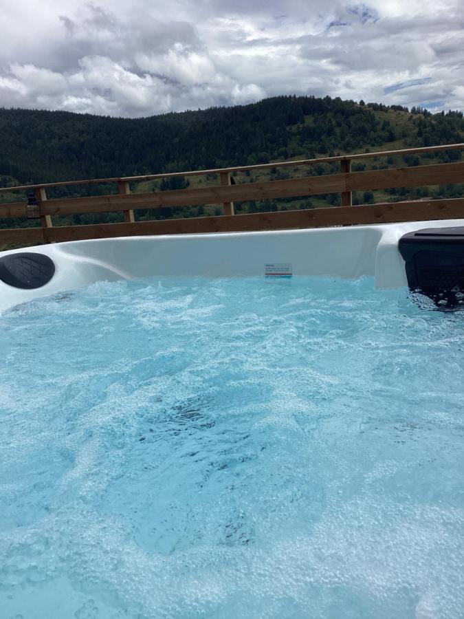 Les Chalets Bambi & Jacuzzi Privatif ラ・ブレス エクステリア 写真