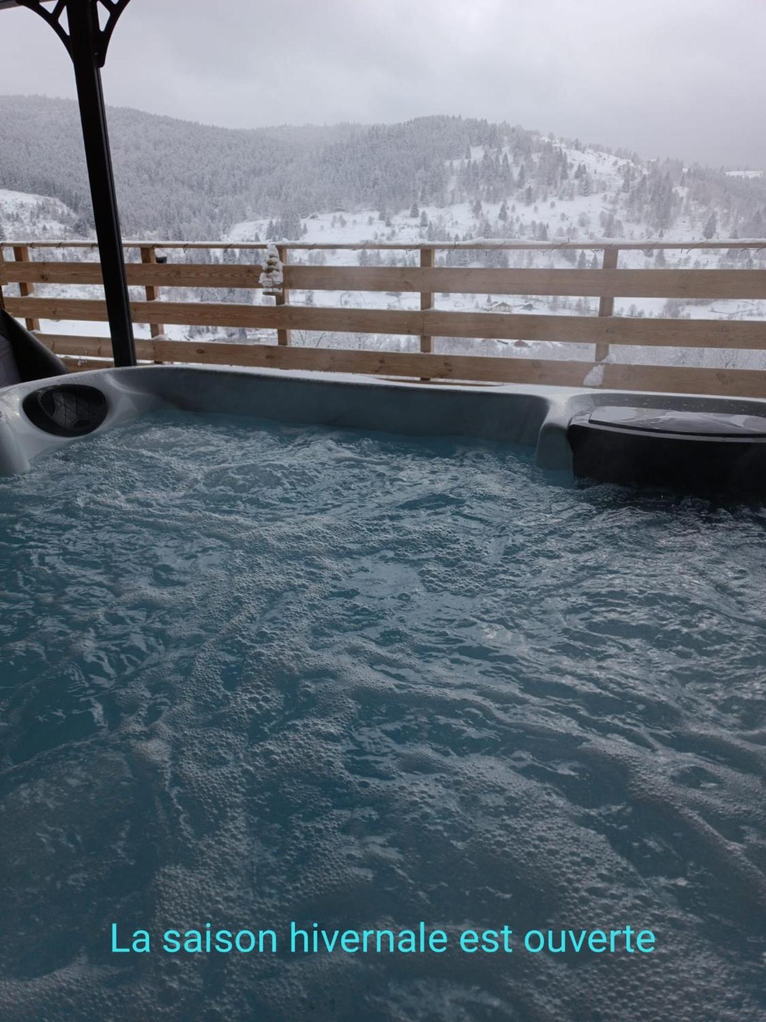 Les Chalets Bambi & Jacuzzi Privatif ラ・ブレス 部屋 写真