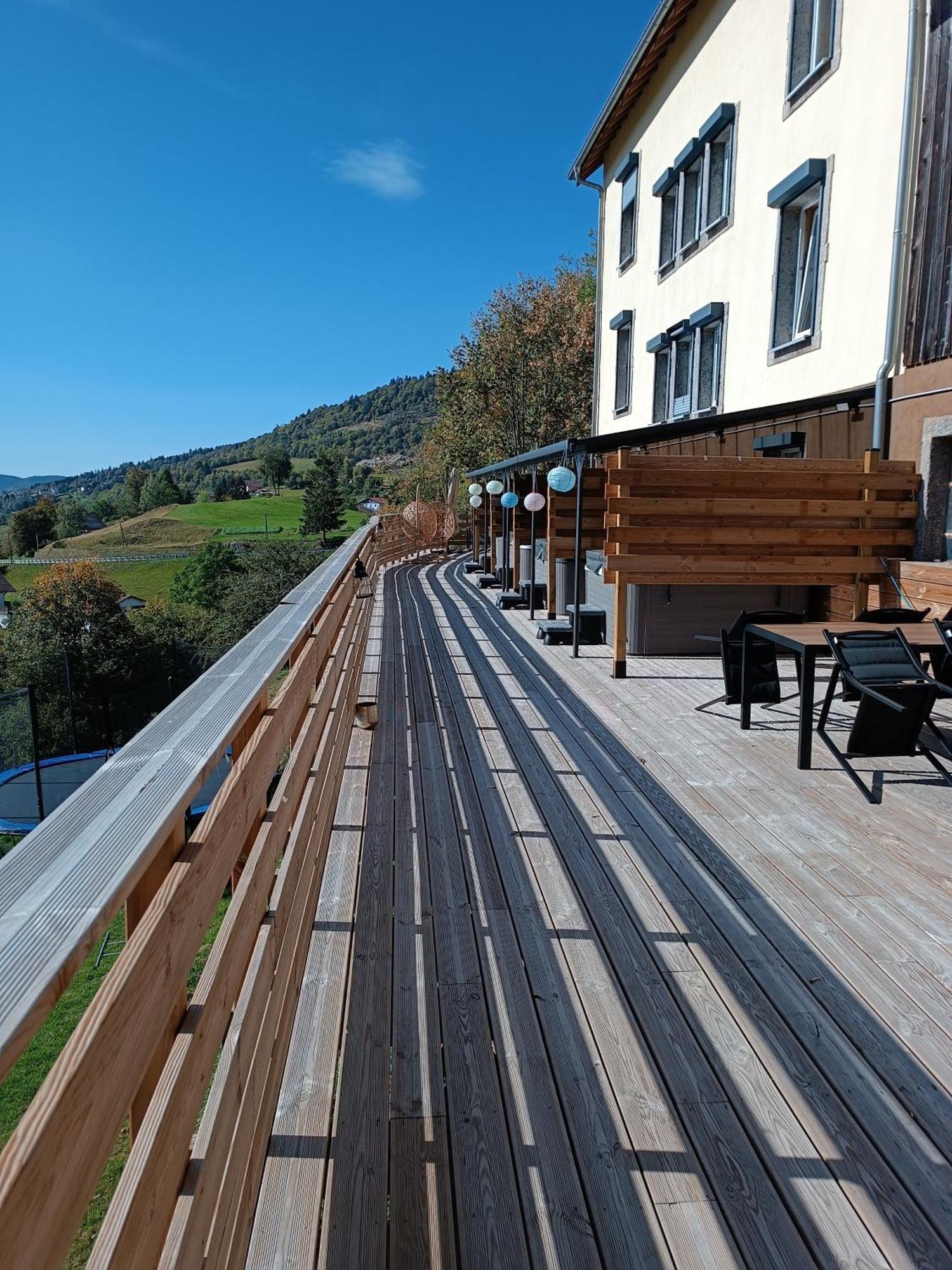 Les Chalets Bambi & Jacuzzi Privatif ラ・ブレス エクステリア 写真