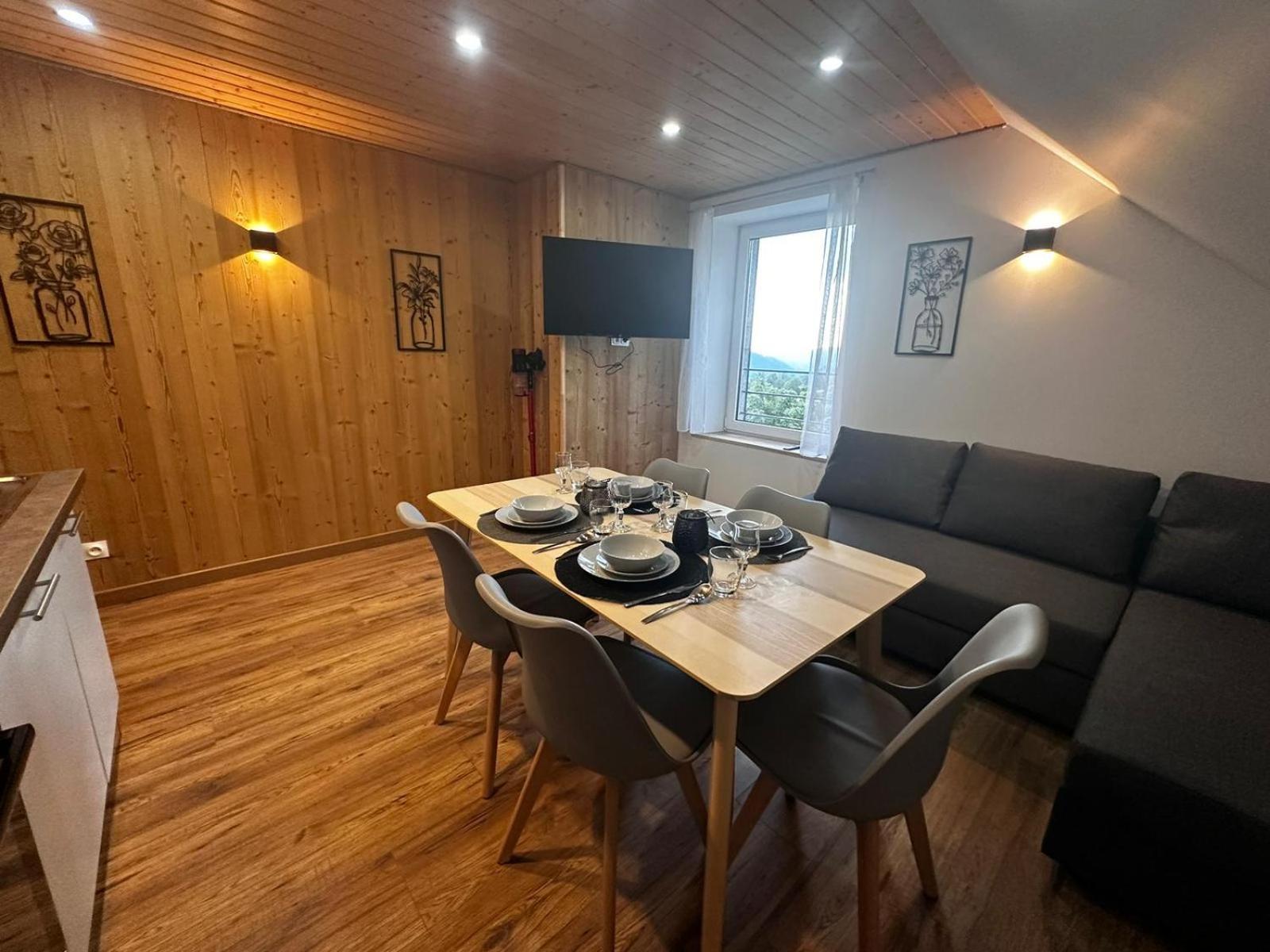 Les Chalets Bambi & Jacuzzi Privatif ラ・ブレス 部屋 写真