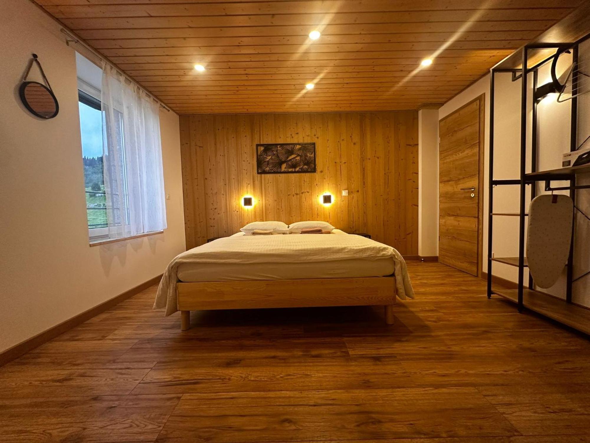 Les Chalets Bambi & Jacuzzi Privatif ラ・ブレス 部屋 写真