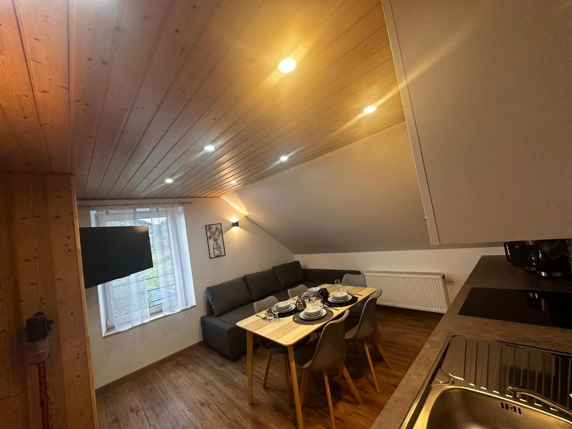 Les Chalets Bambi & Jacuzzi Privatif ラ・ブレス 部屋 写真